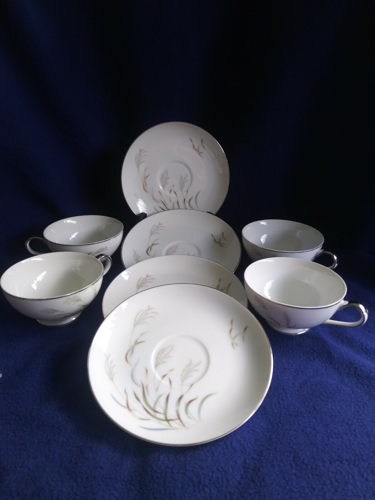 NORCREST AUTUMN BREEZE WHEAT PATTERN 4 FOOTED COFFEE CUPS  2 1/8″ & SAUCERS 6 IN