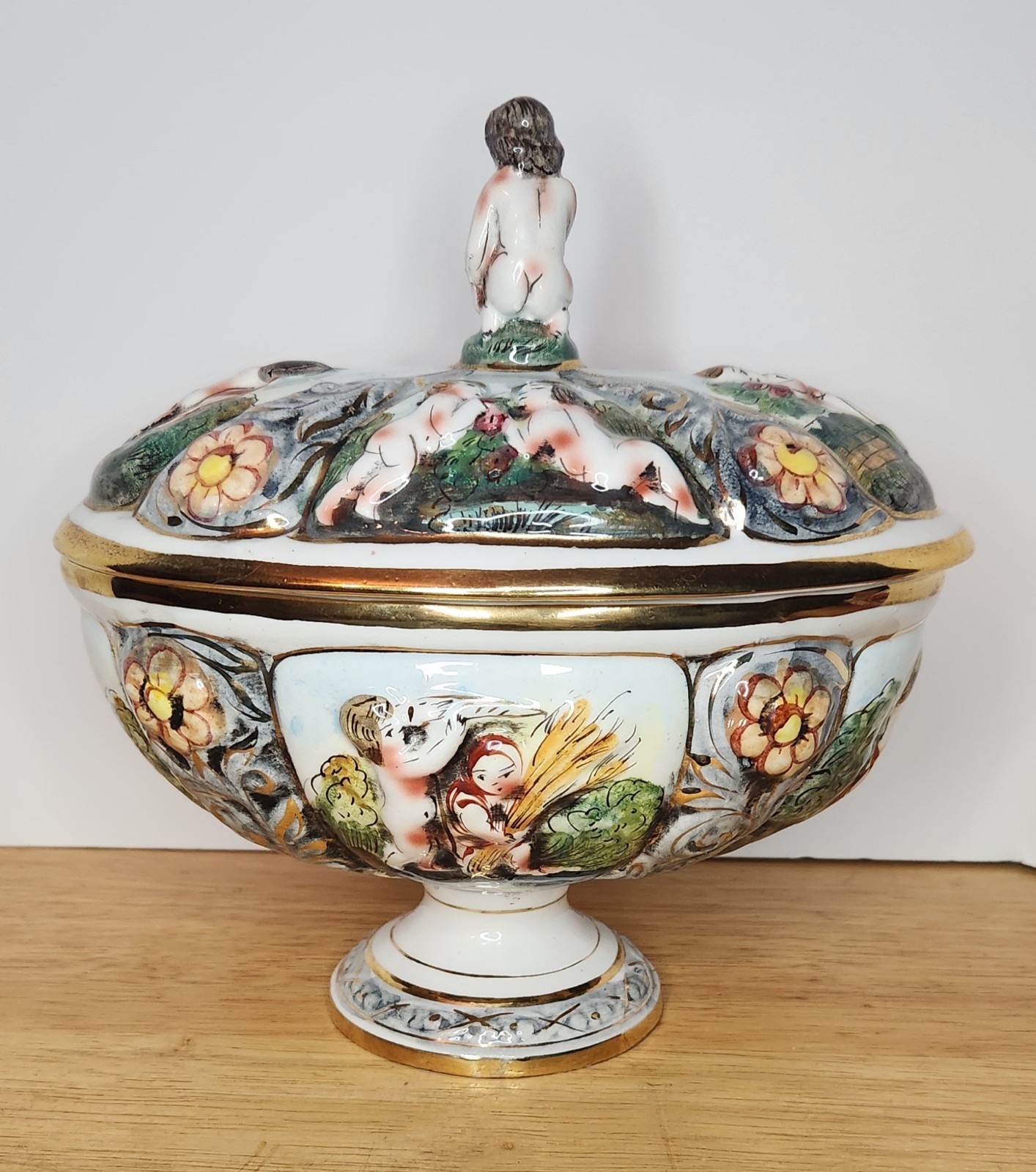 Italian Vintage Capodimonte Porcelain Covered Compote Cherub Hand Painted