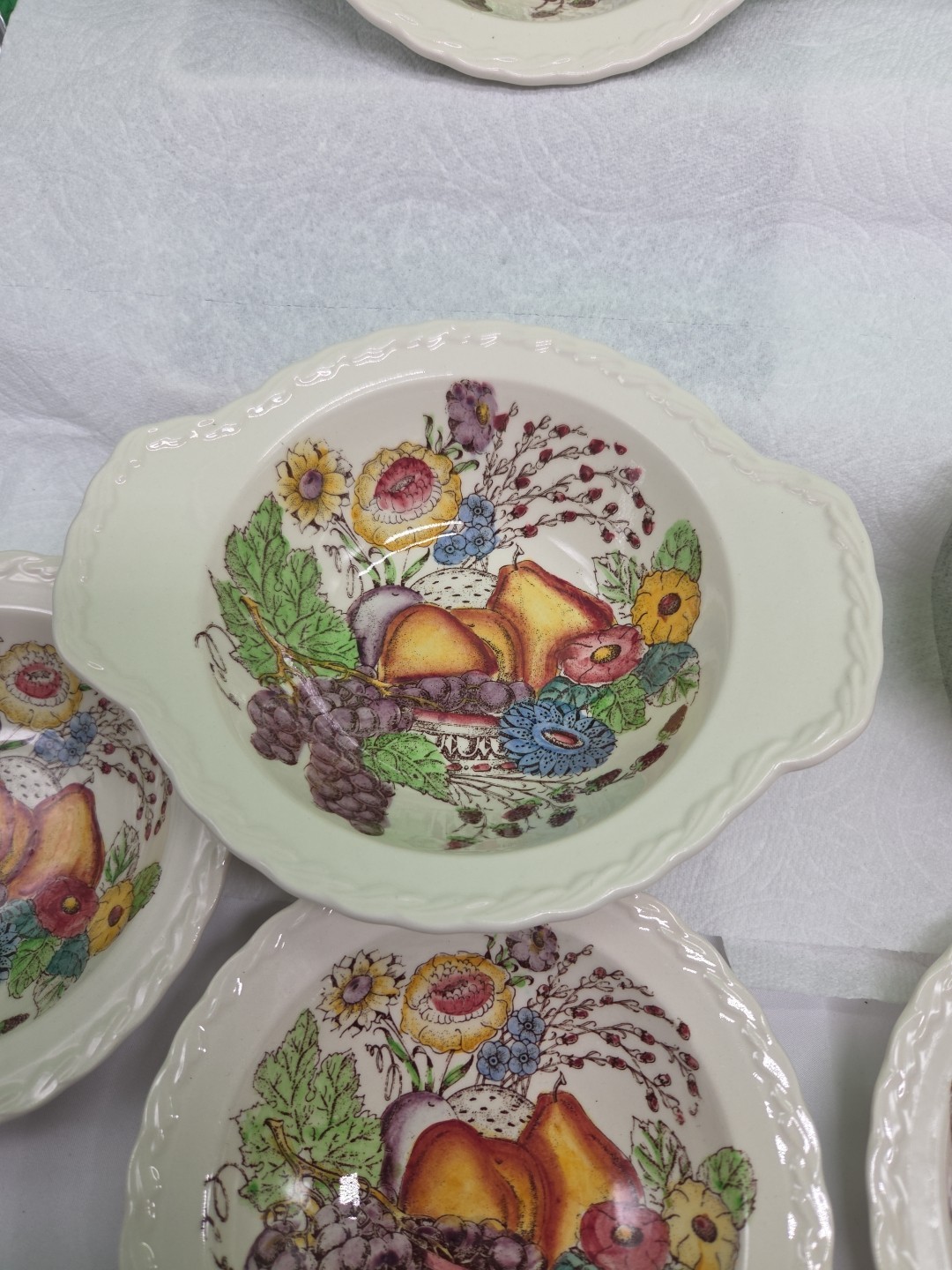 Vernon Kilns 8 Vintage “Fruitdale” Handled And Soup Berry Bowls Hand Painted USA