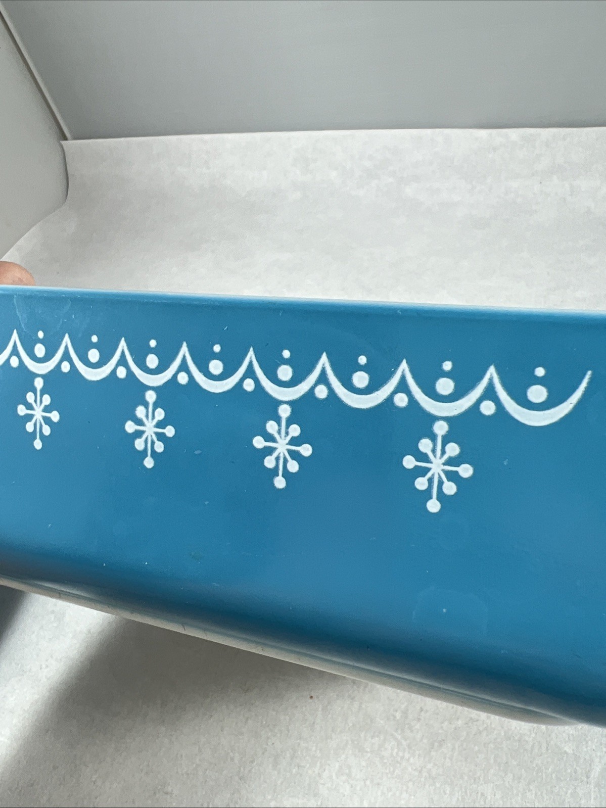 PYREX Snowflake Blue Garland 503 Dish 1 1/2 Qt Ribbed Glass Lid + 1 1/2 pt dish