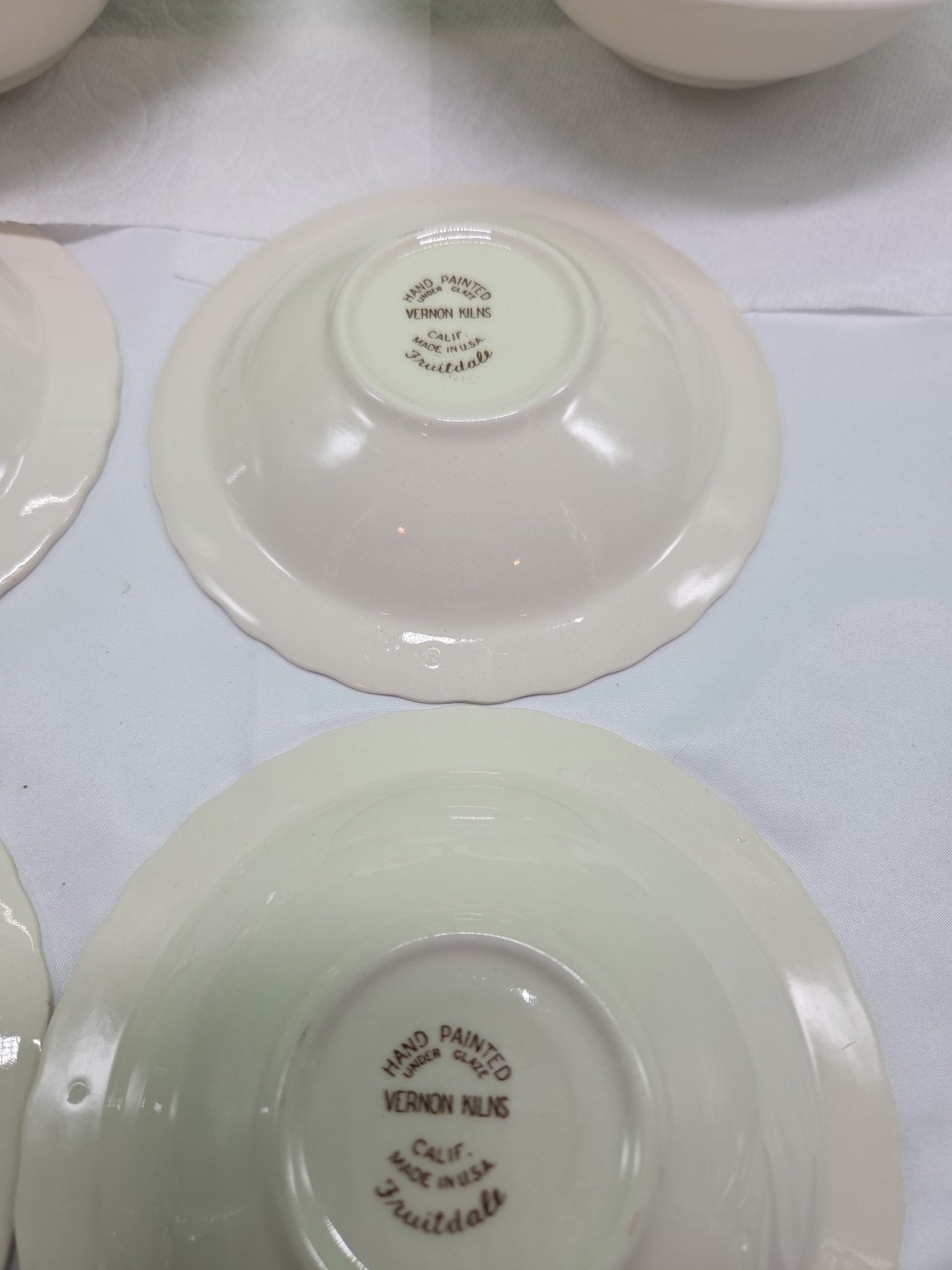 Vernon Kilns 8 Vintage “Fruitdale” Handled And Soup Berry Bowls Hand Painted USA