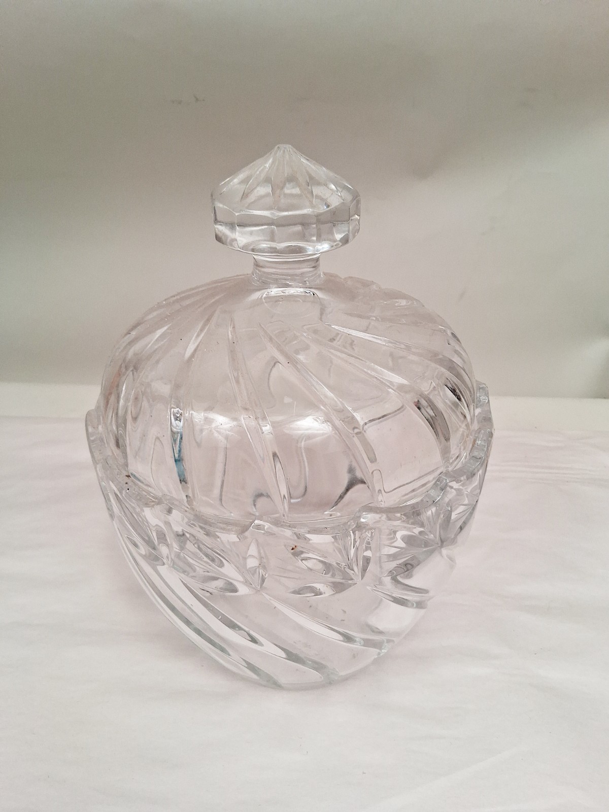 Crystal 10″ Glass Lidded Dish