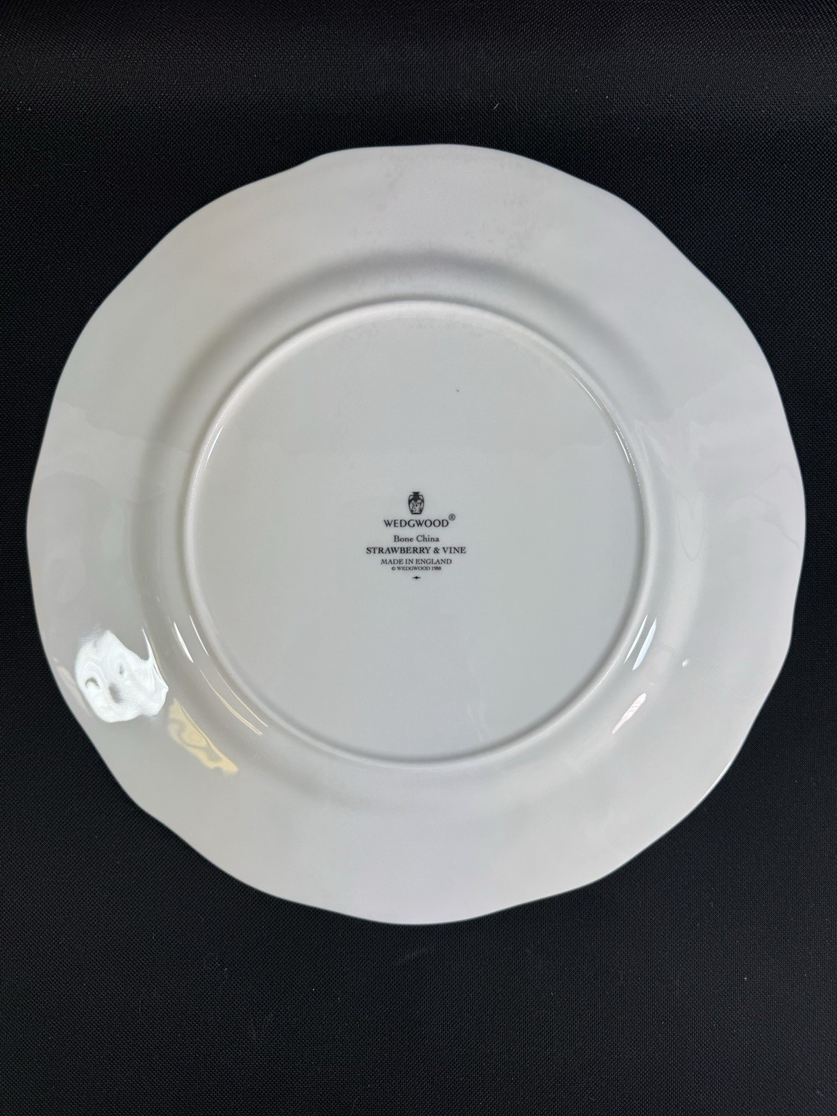 Wedgewood Strawberry/ Vine Bone China~(1)~5 piece place setting~Made In England