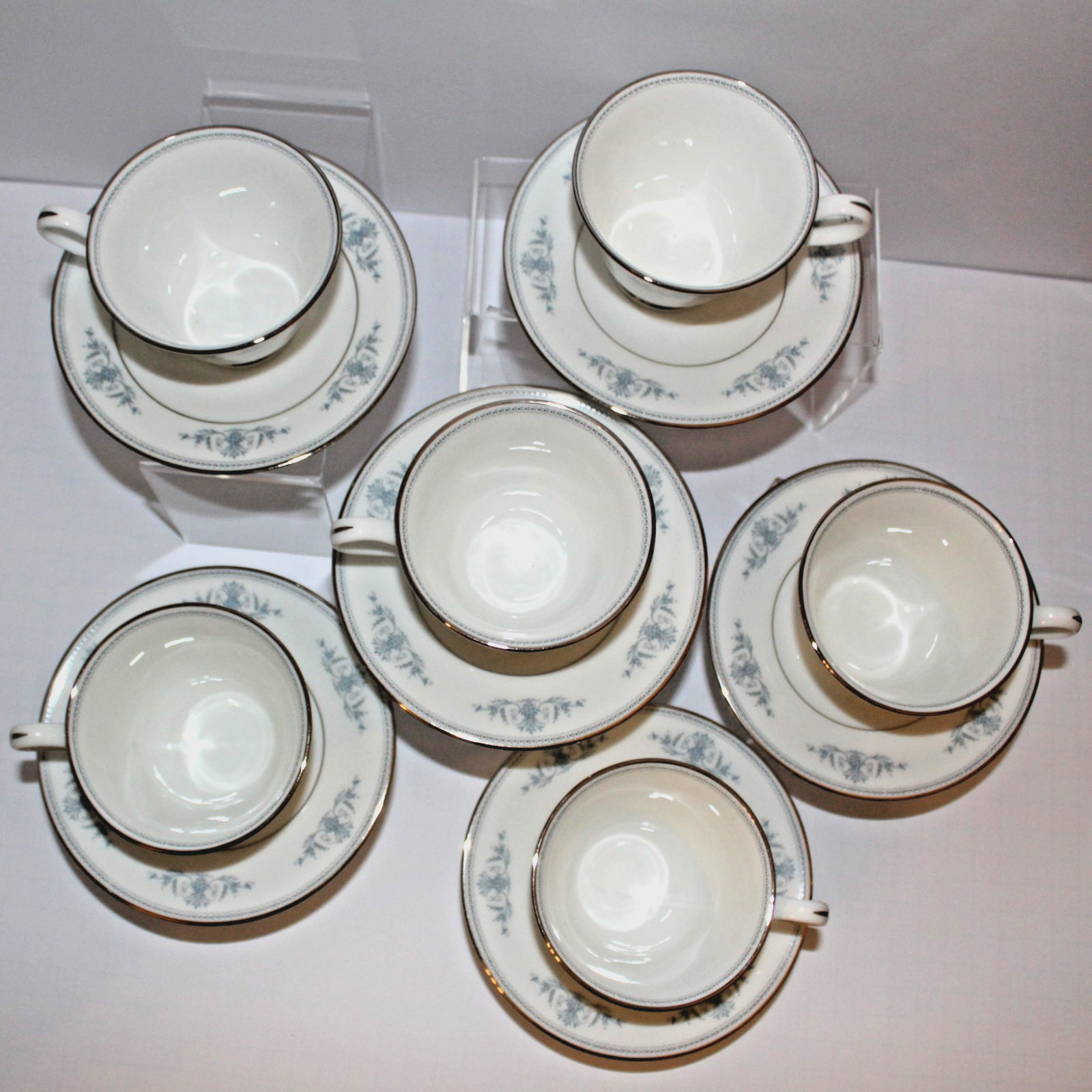 Set of 6 Vintage Oxford Bryn Mawr Bone China Cups 2 3/4″ Saucers 6″
