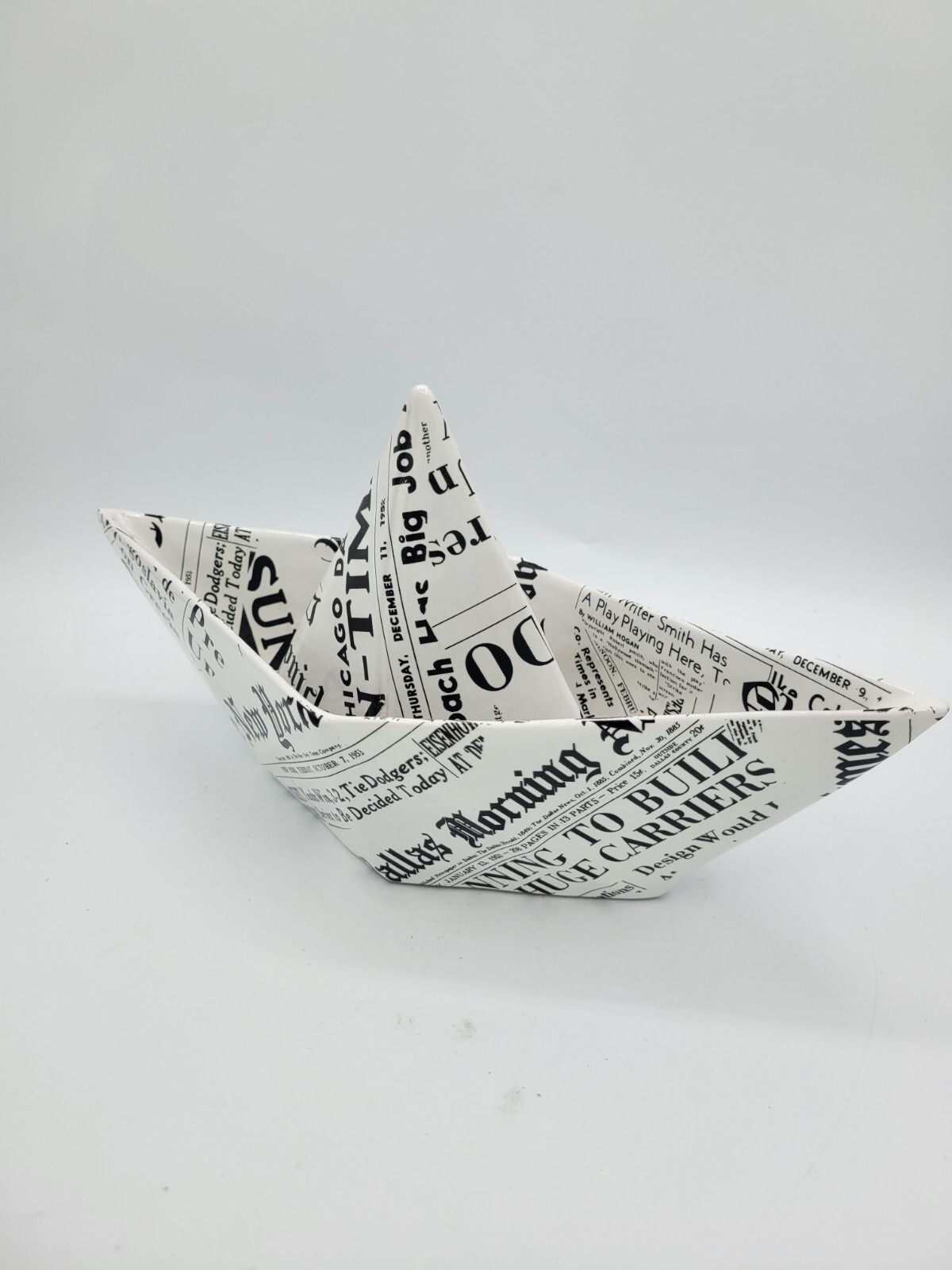 Firenze Il Cardo D’oro Italy Pottery New York Times Newspaper Paper Boat Bowl