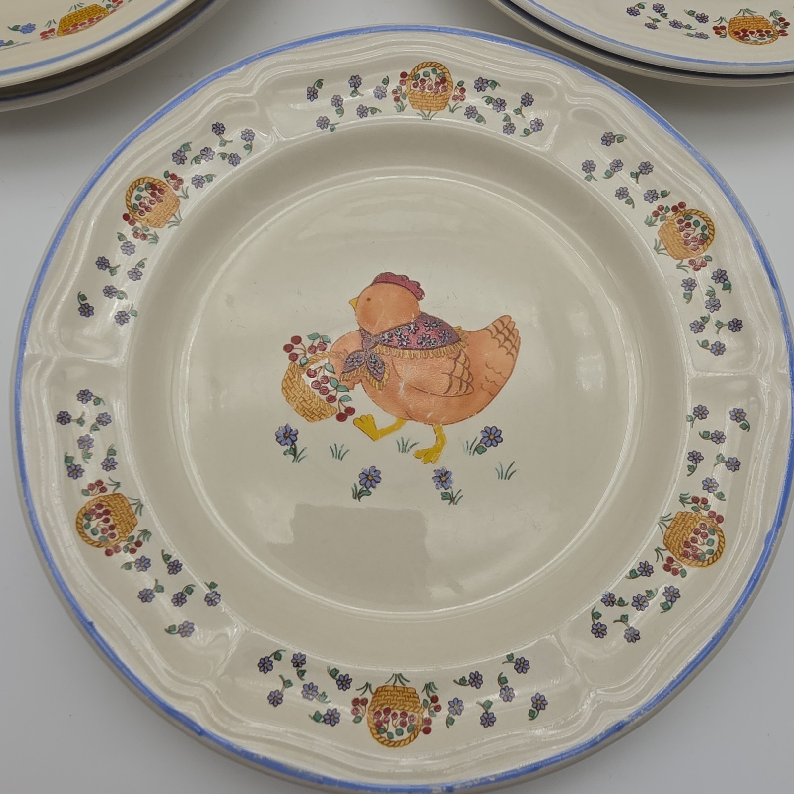 Vtg 1992 Newcor Stoneware Henrietta “Chicken Salad” set 4 salad/dessert Plates