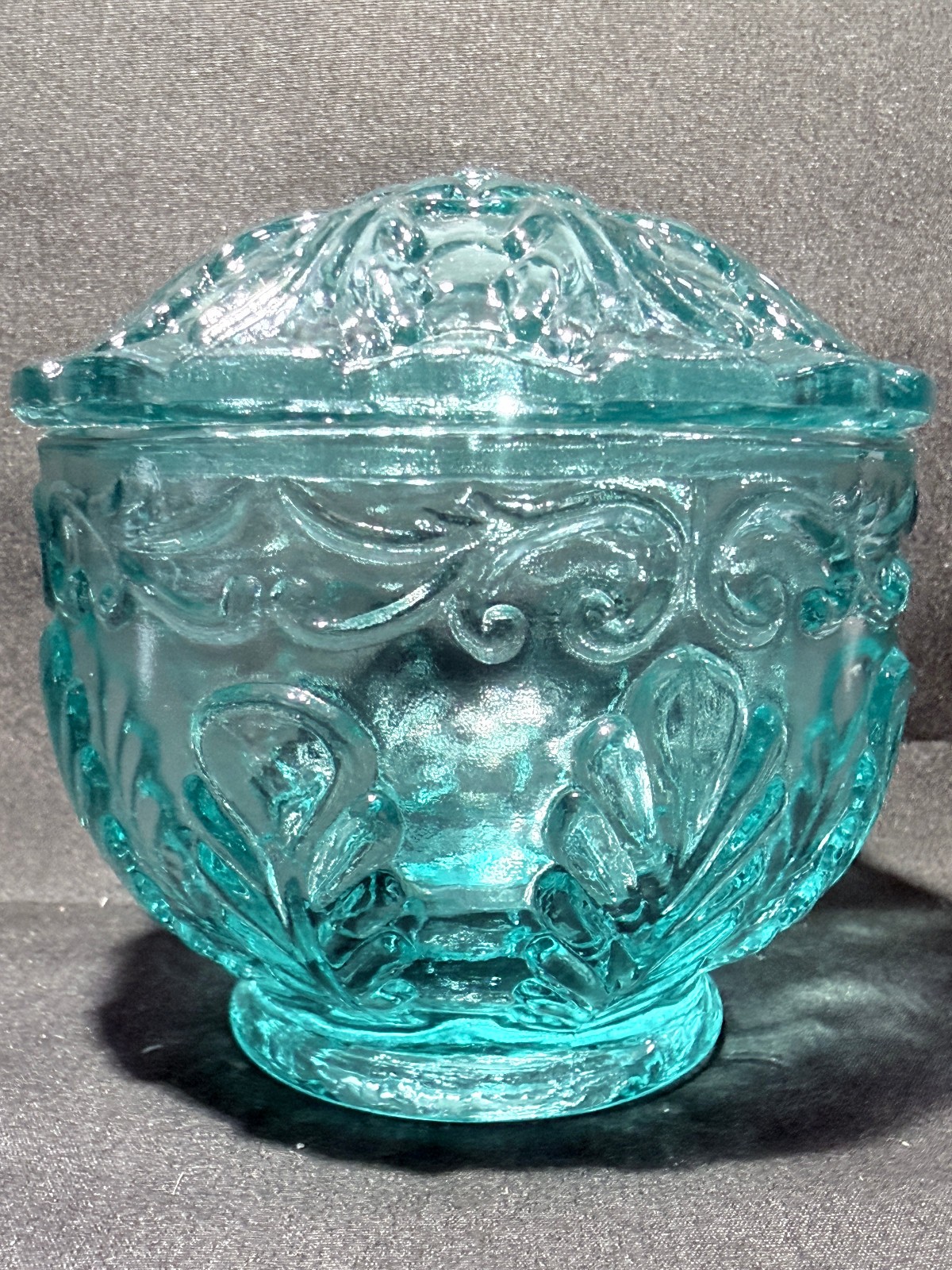 Teal Green Vaseline Uranium glass covered candy dish coffee sugar jar powder box