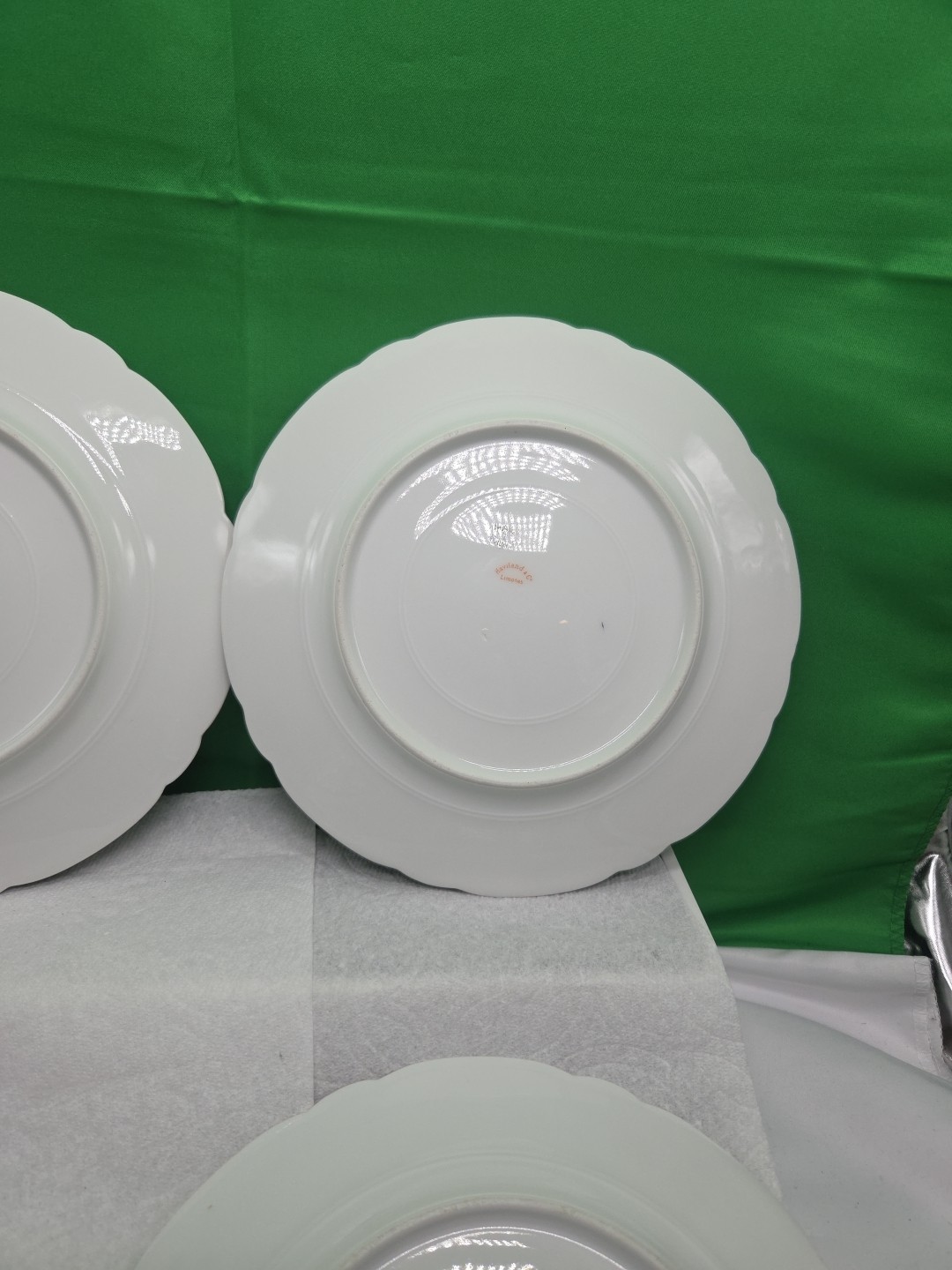Haviland & Co. H & C LIMOGES France Four Dinner Plates 8 1/2″ Flowers Gold Trim