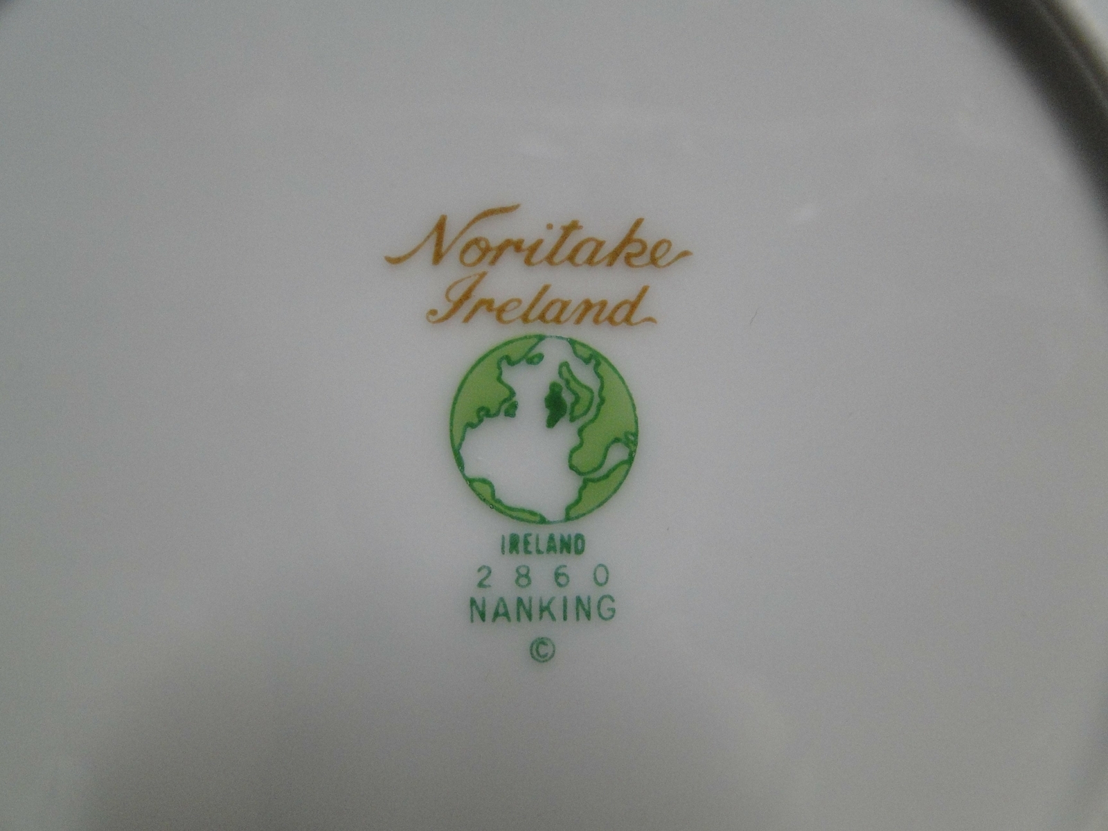 Noritake Nanking, 2860, Rust Flowers: Bread Plate (s), 6 3/8″