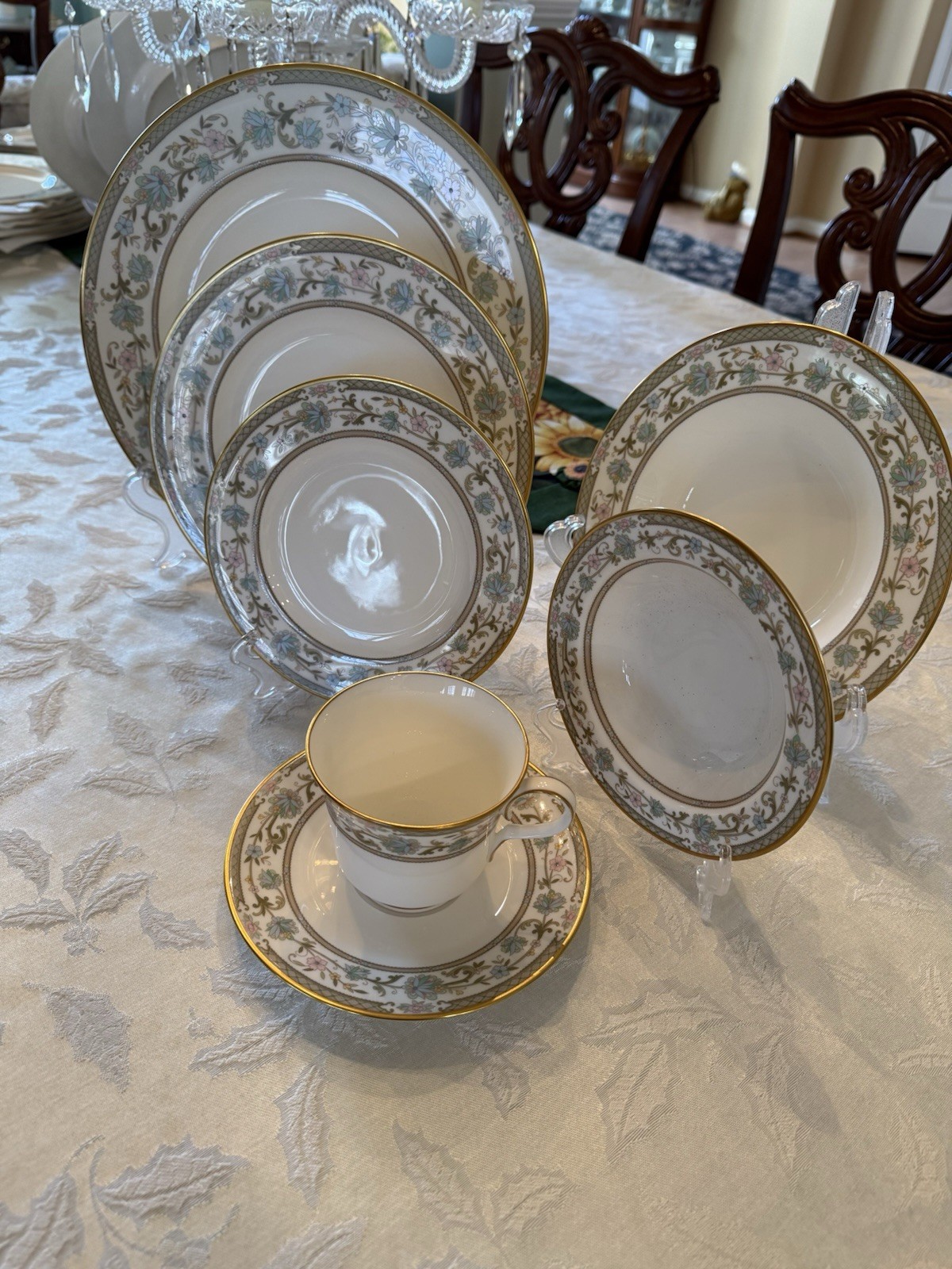NORITAKE Bone China Sakura (9704) 10: 7 Piece Place Settings + Serving Pieces