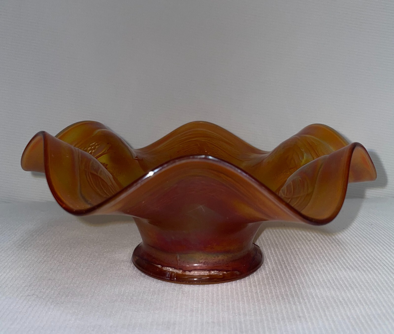 Fenton Marigold Carnival Glass Leaf & Berries Ruffled Edge Bowl 6×3 Inches