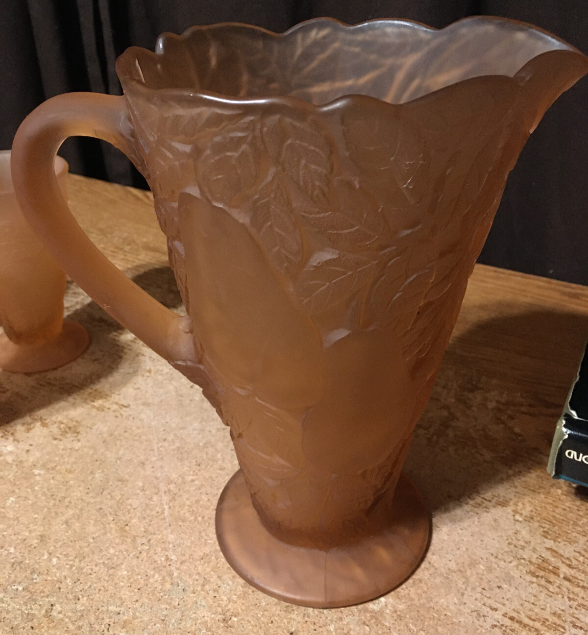 TIARA INDIANA GLASS CORAL SWEET PEAR GLASS PITCHER & 4 TUMBLERS GLASSES