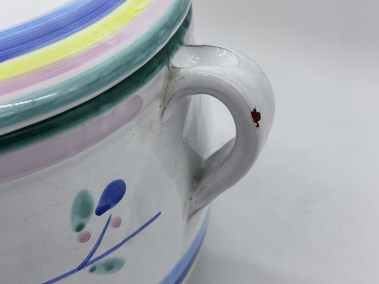 CALECA Bean Pot discontinued/vintage * small chip on handle…see picture three.