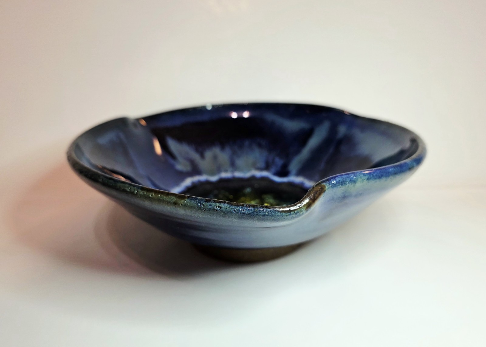 Dock 6 Pottery Blue 7.6″ Pinched Rim Stoneware Bowl w/Fused Crackle Glass Bottom