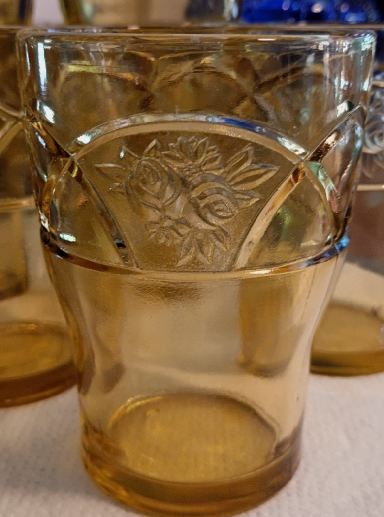 1) Federal ROSEMARY DUTCH ROSE AMBER TUMBLER GLASS 4.25″ 9oz EXC RARE (7 AVAIIL)