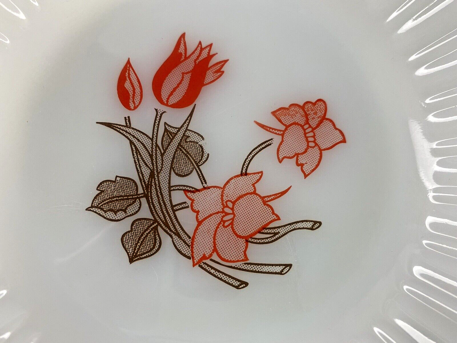 2 Termocrisa Translucent Milk Glass 7.25″ Soup Bowls Red Floral Pattern