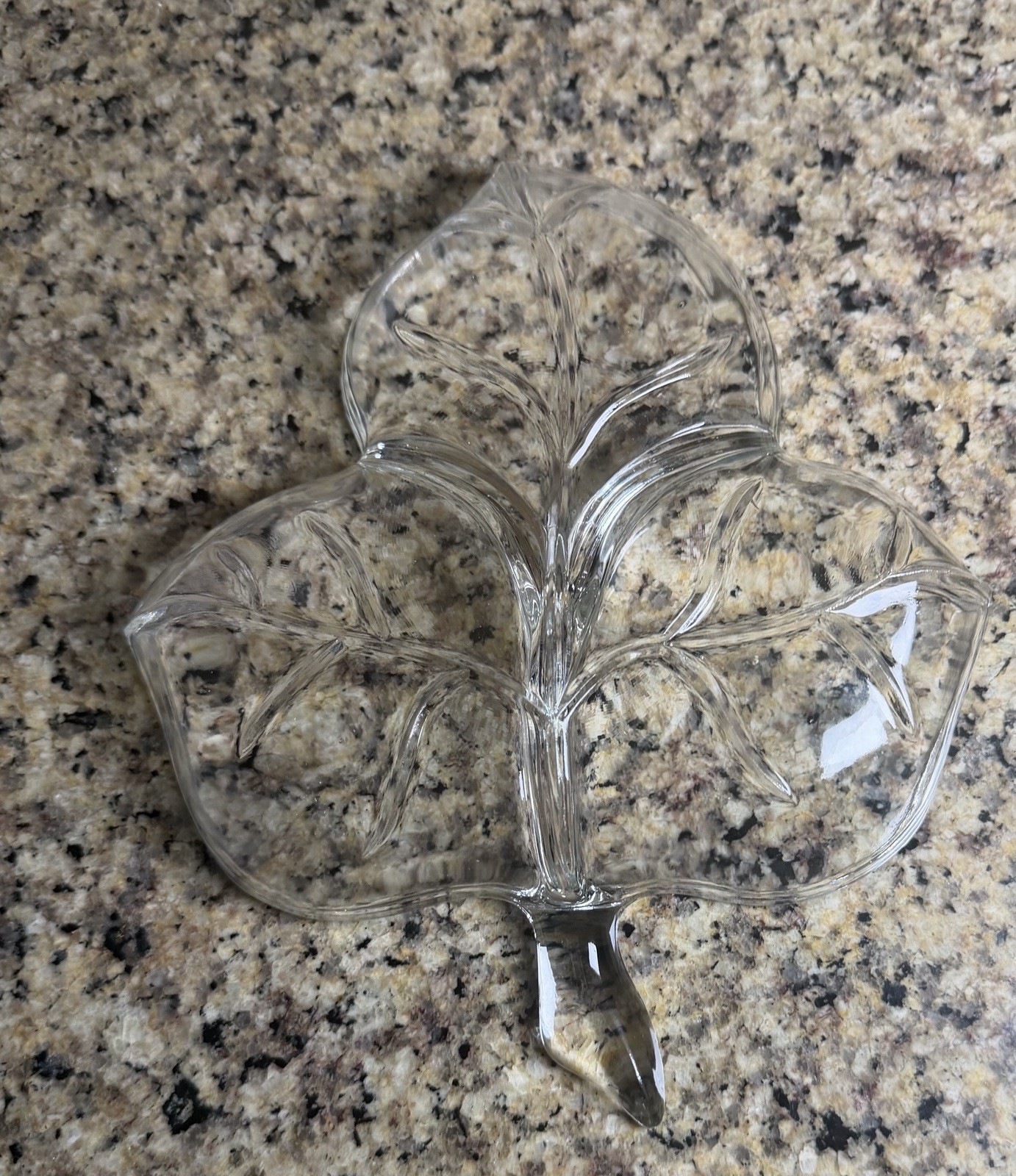 Leaf Shaped Divided Candy Dish Glass Tabletop Candy Nut Coin Holder 6.5″ Server