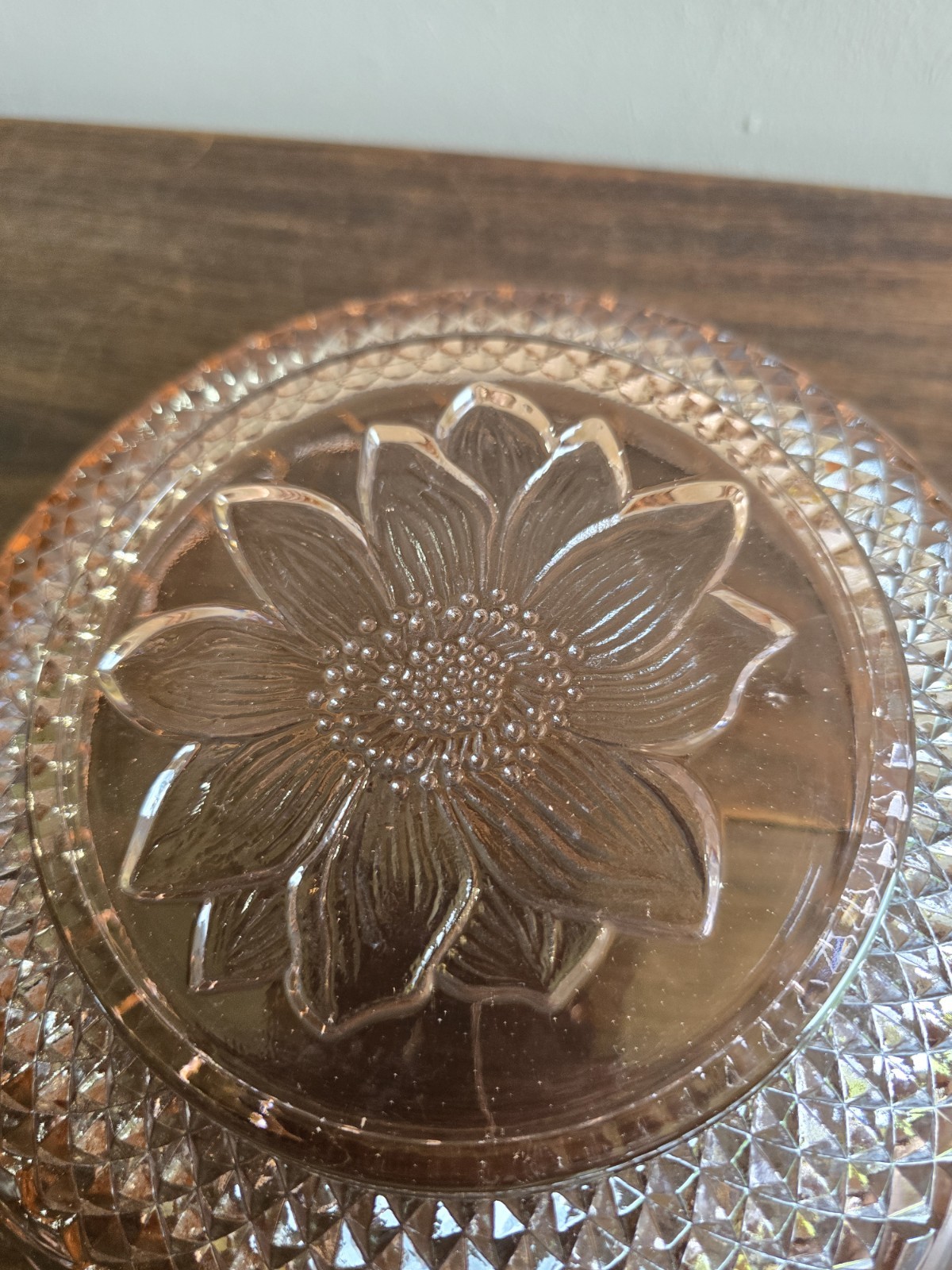 VTG KIG Indonesia Pink Glass Sunflower Sawtooth Edge/Diamond Design Serving Bowl