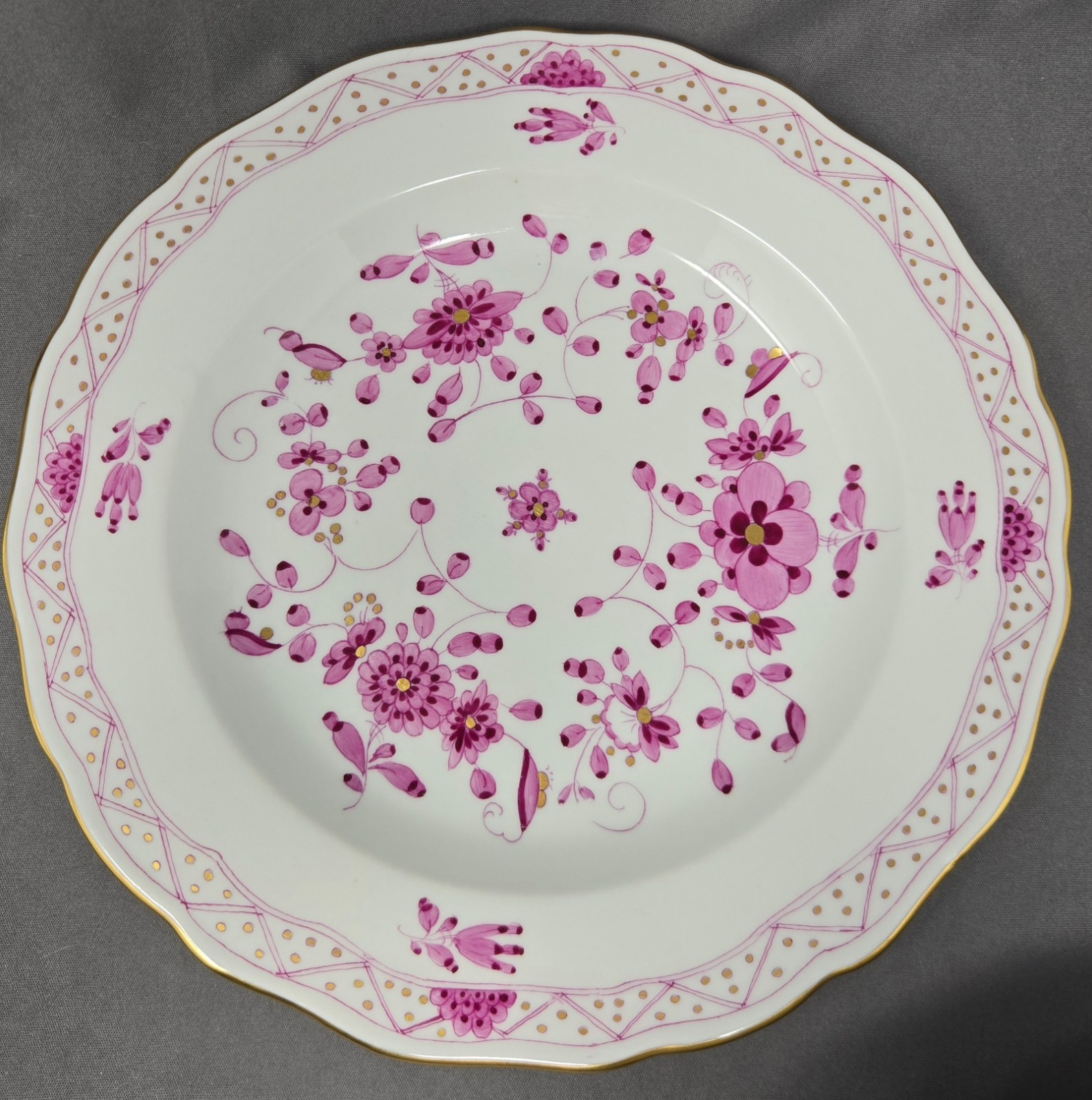 Set of 6 Meissen Hand Painted Pink Puce Indian & Gold 10 1/8 Inch Plates