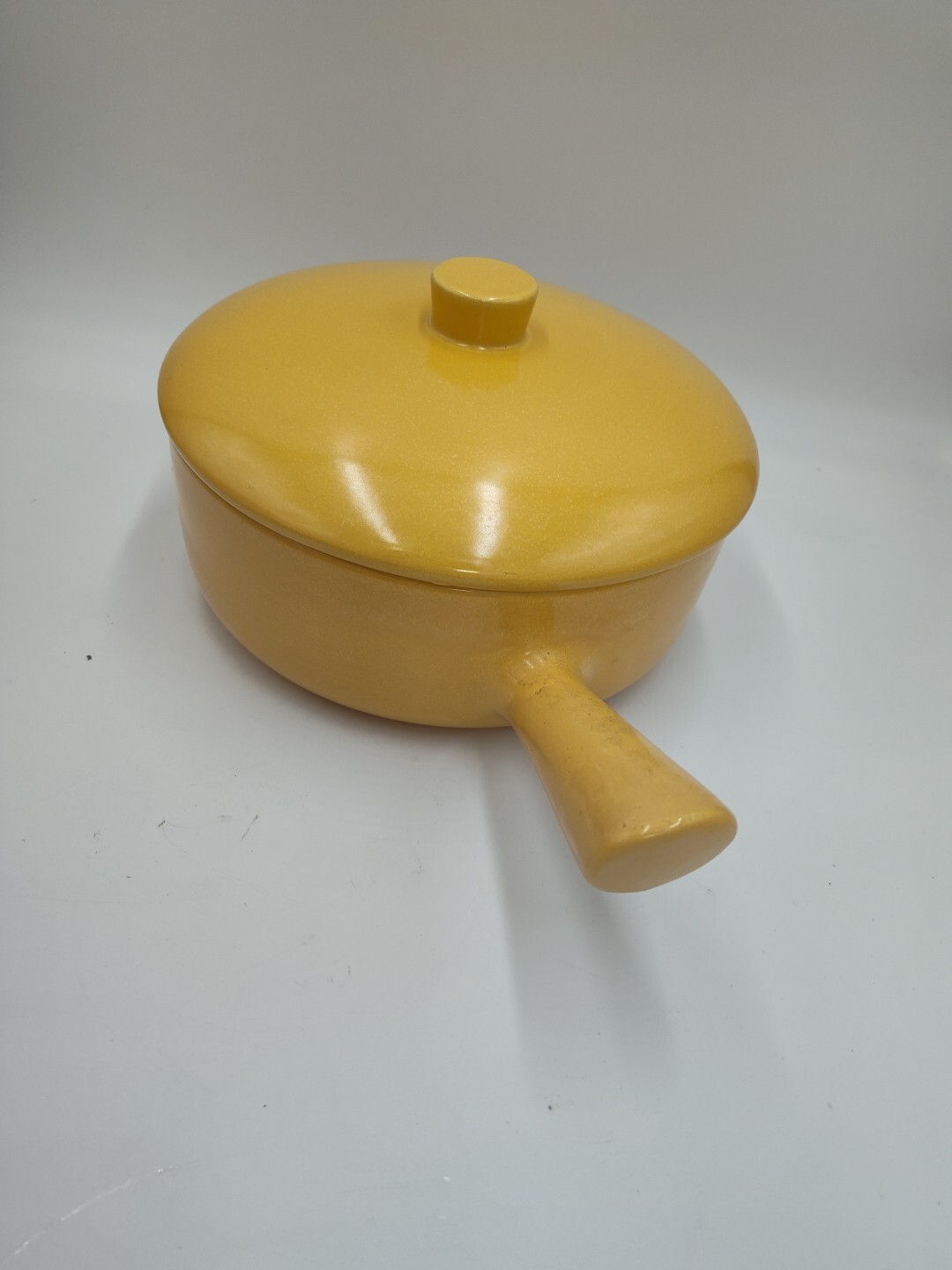 Vintage La Solana Yellow Pottery Stoneware Ceramic Covered Casserole Pan 8.25″