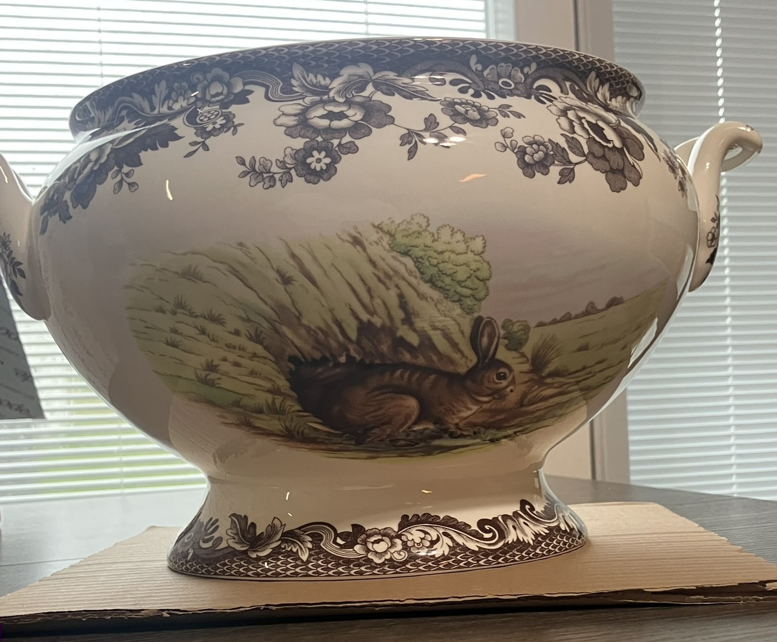 NEW – Spode Woodland 4.25 quart Covered Soup Tureen *CRACKED* – FREE SHIPPING!!!