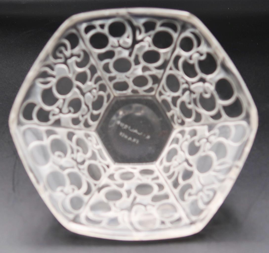 René Lalique Crystal Raisins Six Pans Hexagon Small Bowl, 4 5/8″ x 2 1/8″