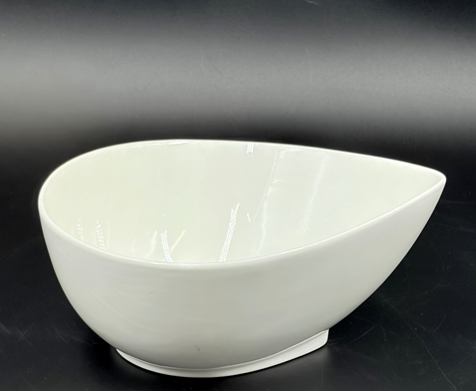 Red Vanilla White Teardrop Serving Bowl 8” x 9″ x 3.75″ Vanilla Fare FK000-224