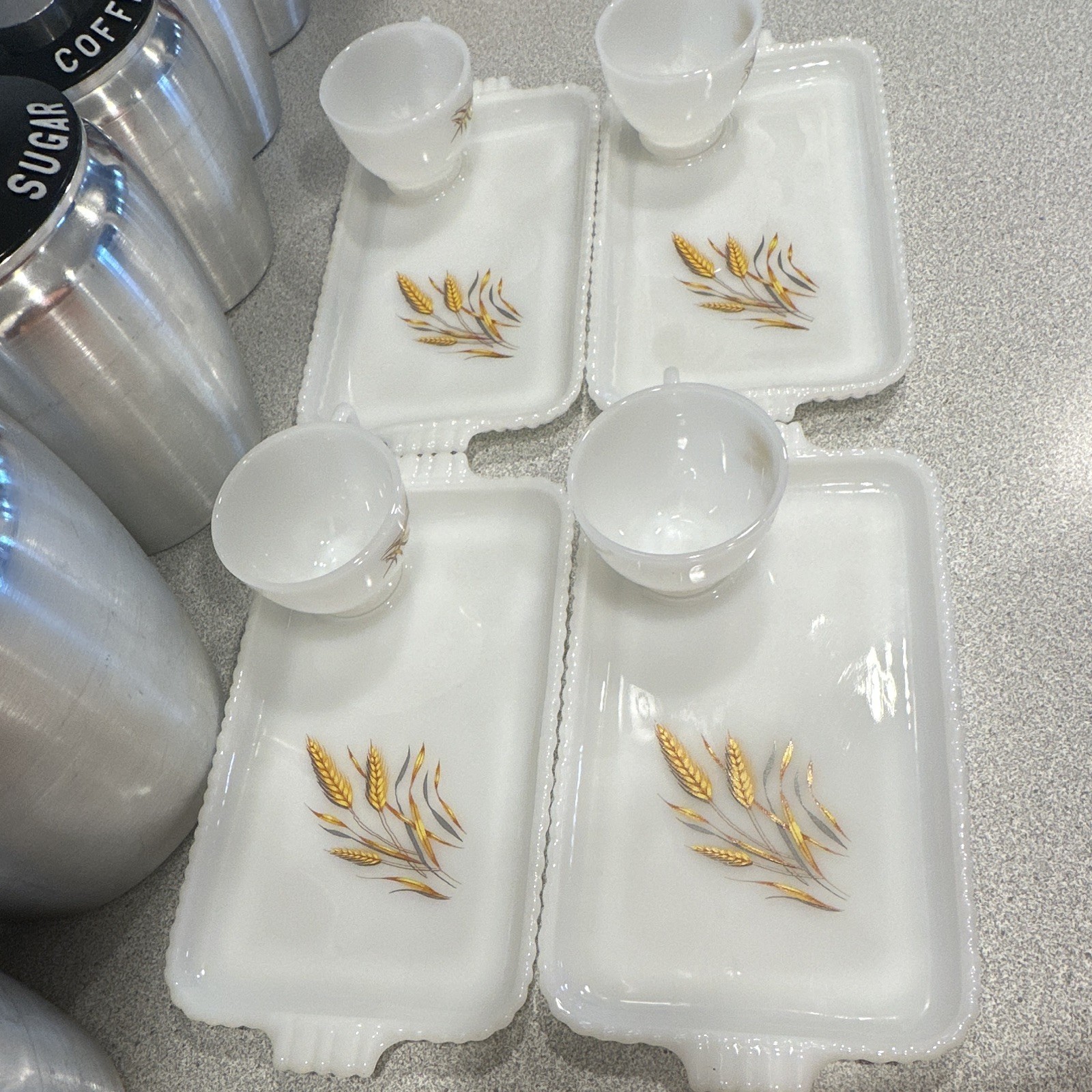 Vintage SNACK SET Golden Wheat Milk Glass 4 cups & 4 serving trays 1950s Y0222