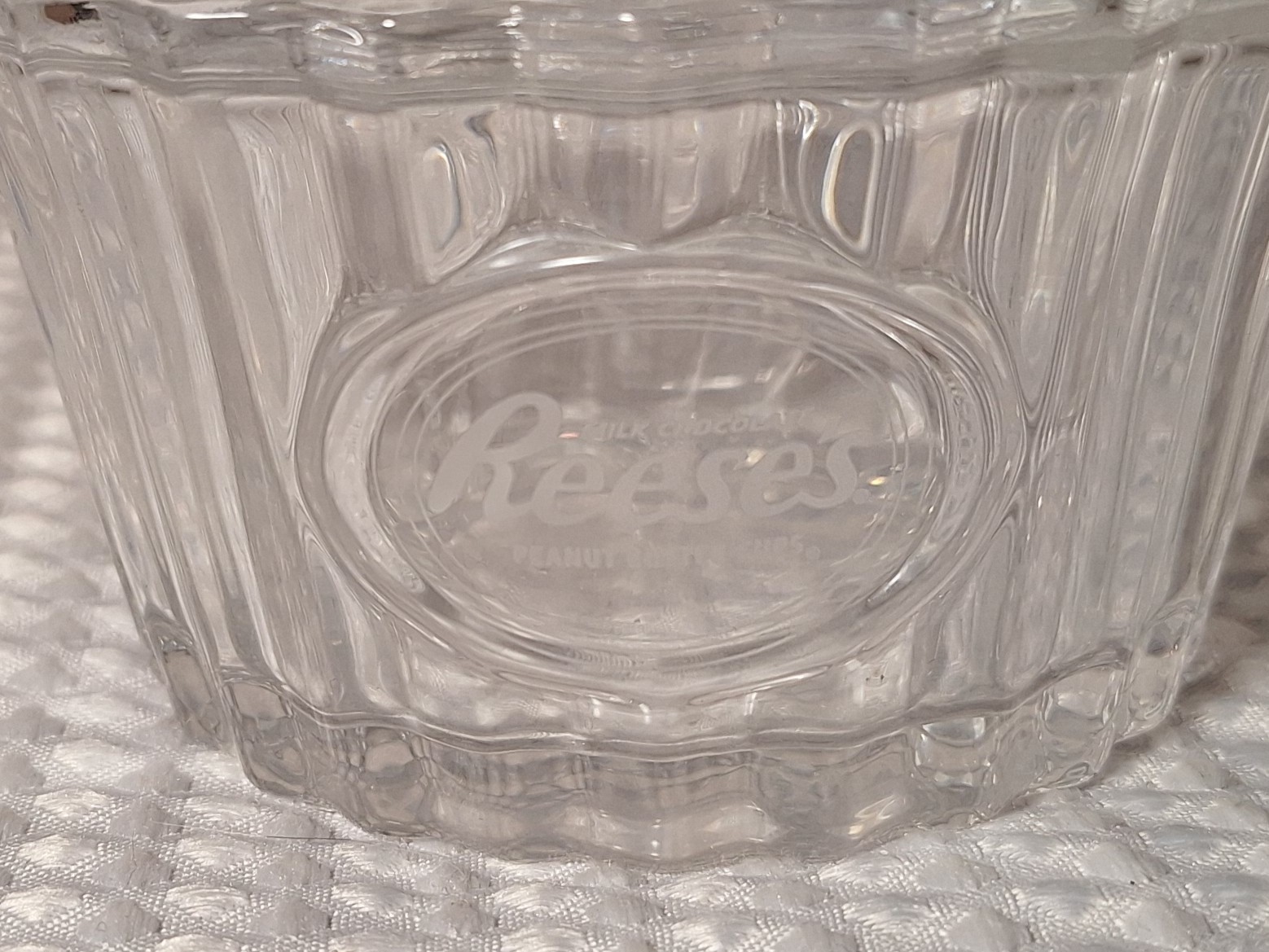 Hershey Reese’s Peanut Butter Cup Chocolate Candy Dish Shannon Crystal Ireland