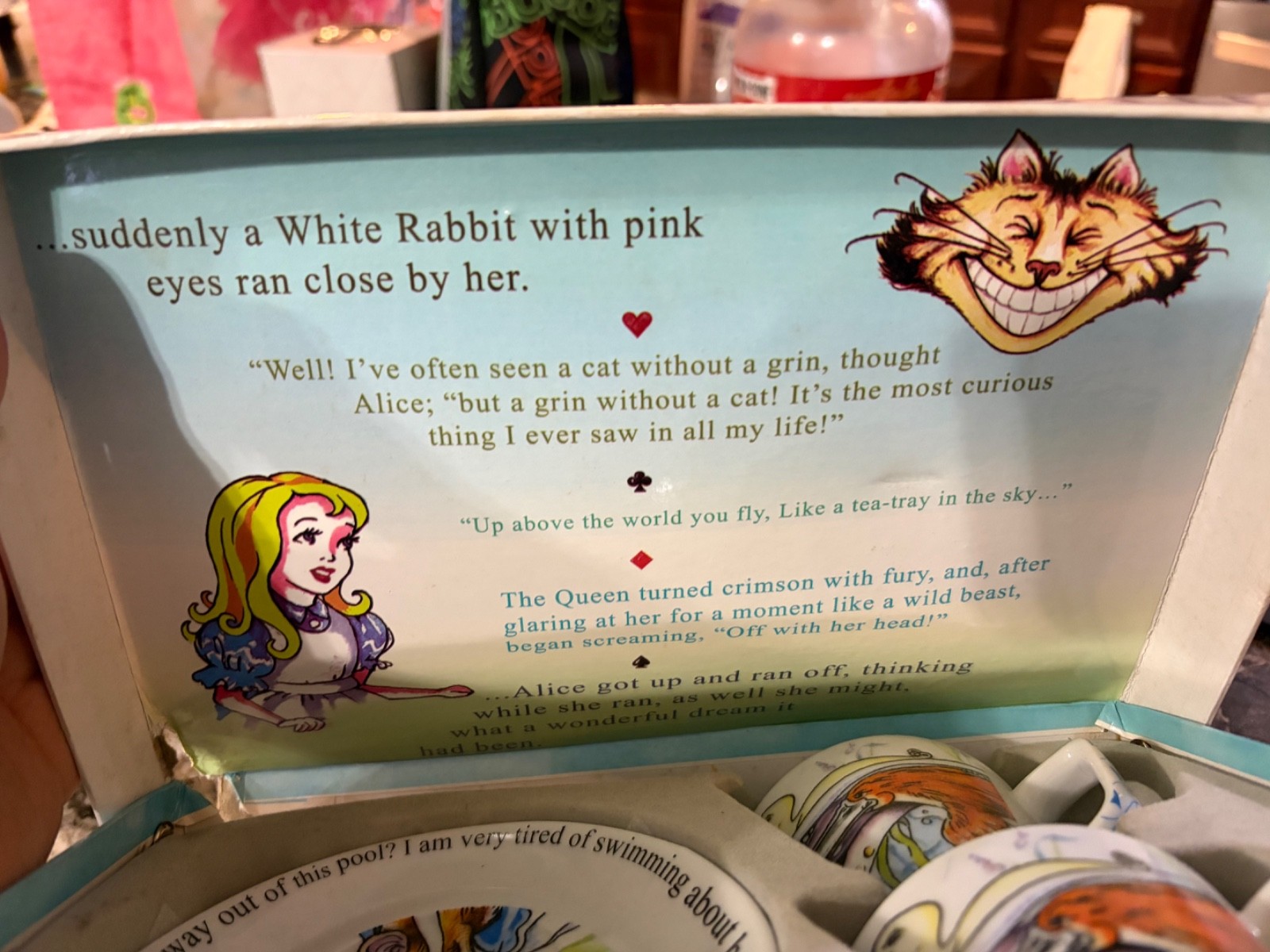Alice in Wonderland’s Tea Party Set of 2 Cardew Design Mugs Saucers In Box 2011