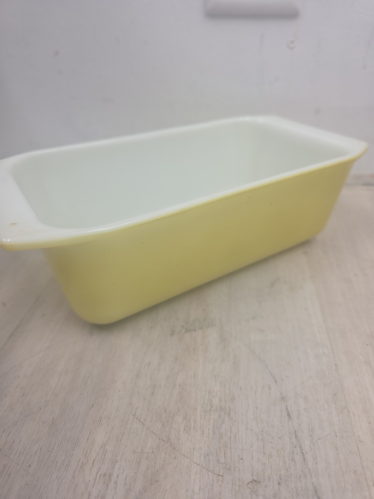 Vintage Pyrex Lemon Yellow Loaf Pan Baking Dish #913 8.5”X 4.5”X 2.5” USA NICE