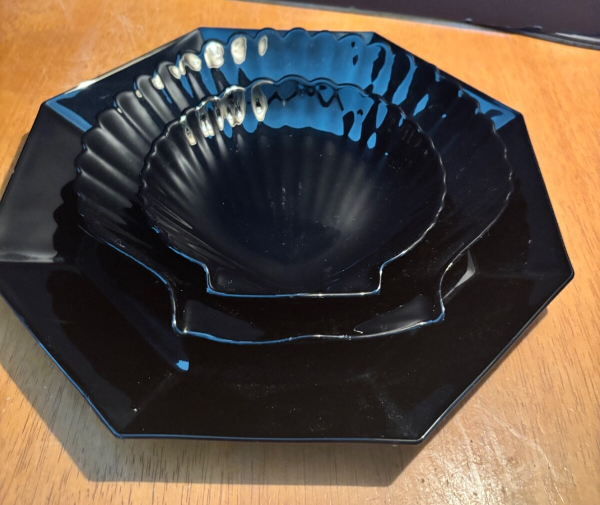 Arcoroc Coquillage Black Glass Serving Bowls Shell & Hexagon Shape, France