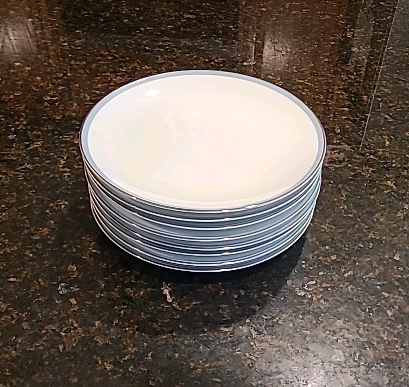 SET (8) Noritake China BLUETONE 8 1/8″ Salad Plates 6379 Japan. Blue, Platinum