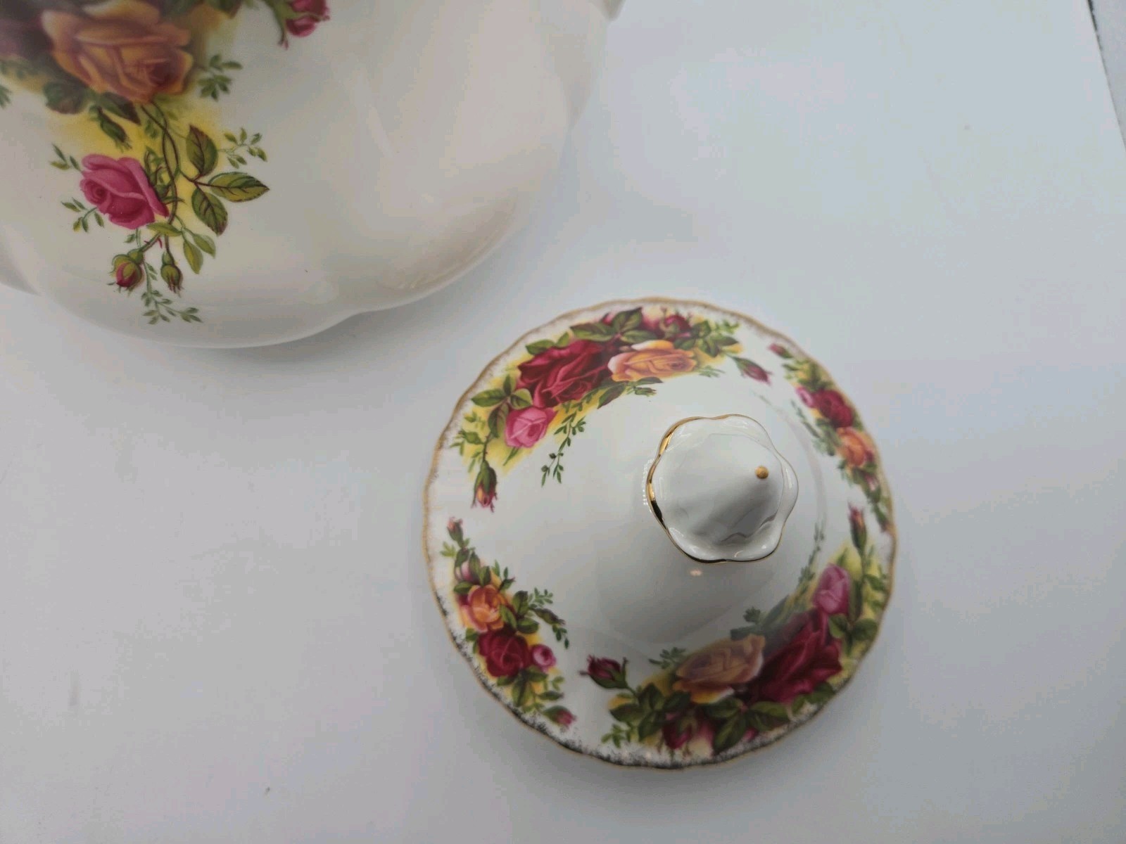 Royal Albert Old Country Roses Tea Pot With Lid 1962 Gold Trim 7.5″