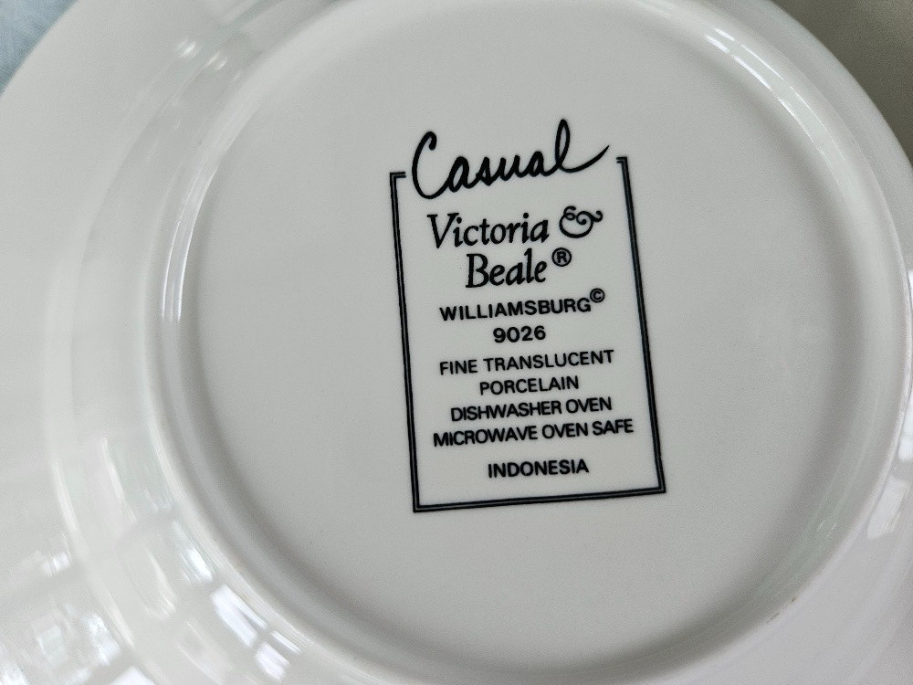 Victoria & Beale Williamsburg Soup Bowls Set of 4 Cobalt Blue Yellow White 8.5″