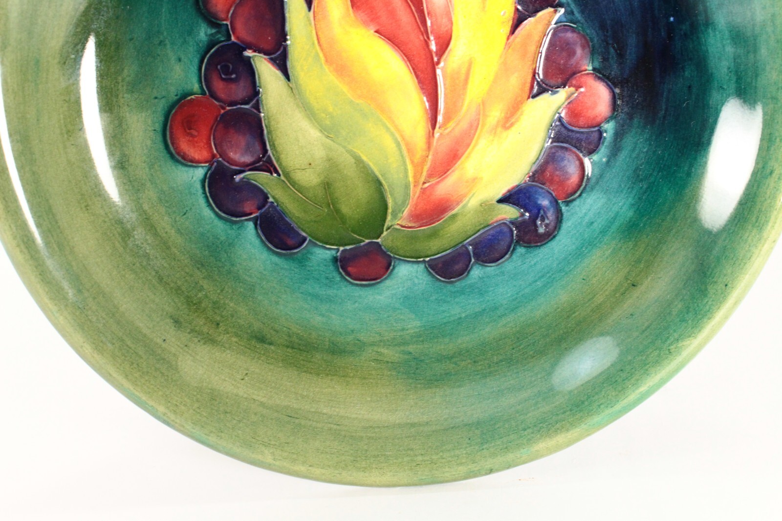 = 1930s Moorcroft Pottery Flambe Plate With Leaf & Berry Green Glaze England 9″