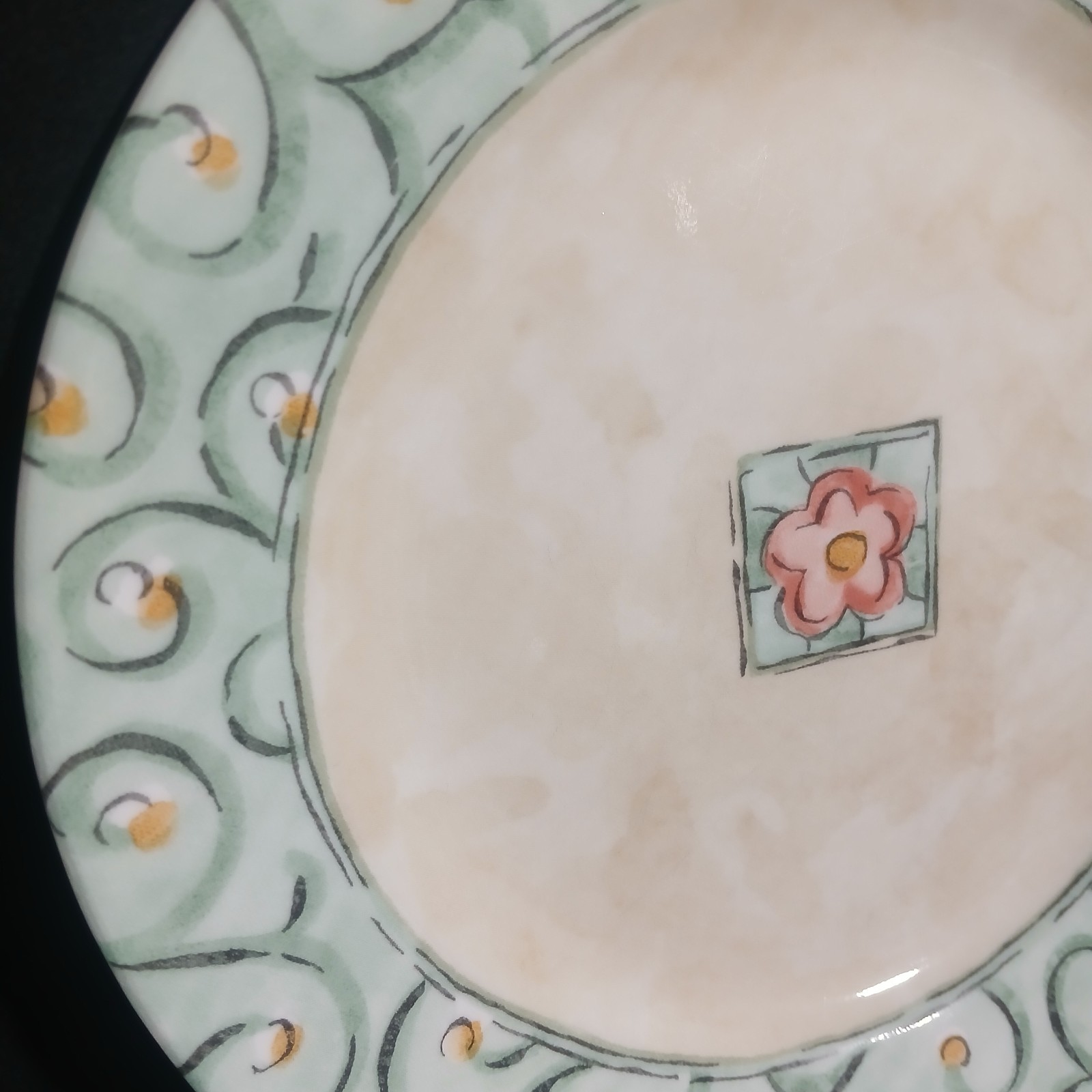 Set Of 4 Corelle Corning Watercolors Vitrelle Luncheon Salad Plates 8 1/2″