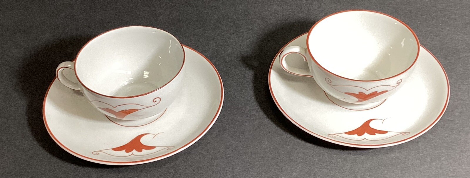 2 FREIBERGER Red Dragon porzellan Porcelain Demi Tasse 2 Cups & 2Saucers Germany