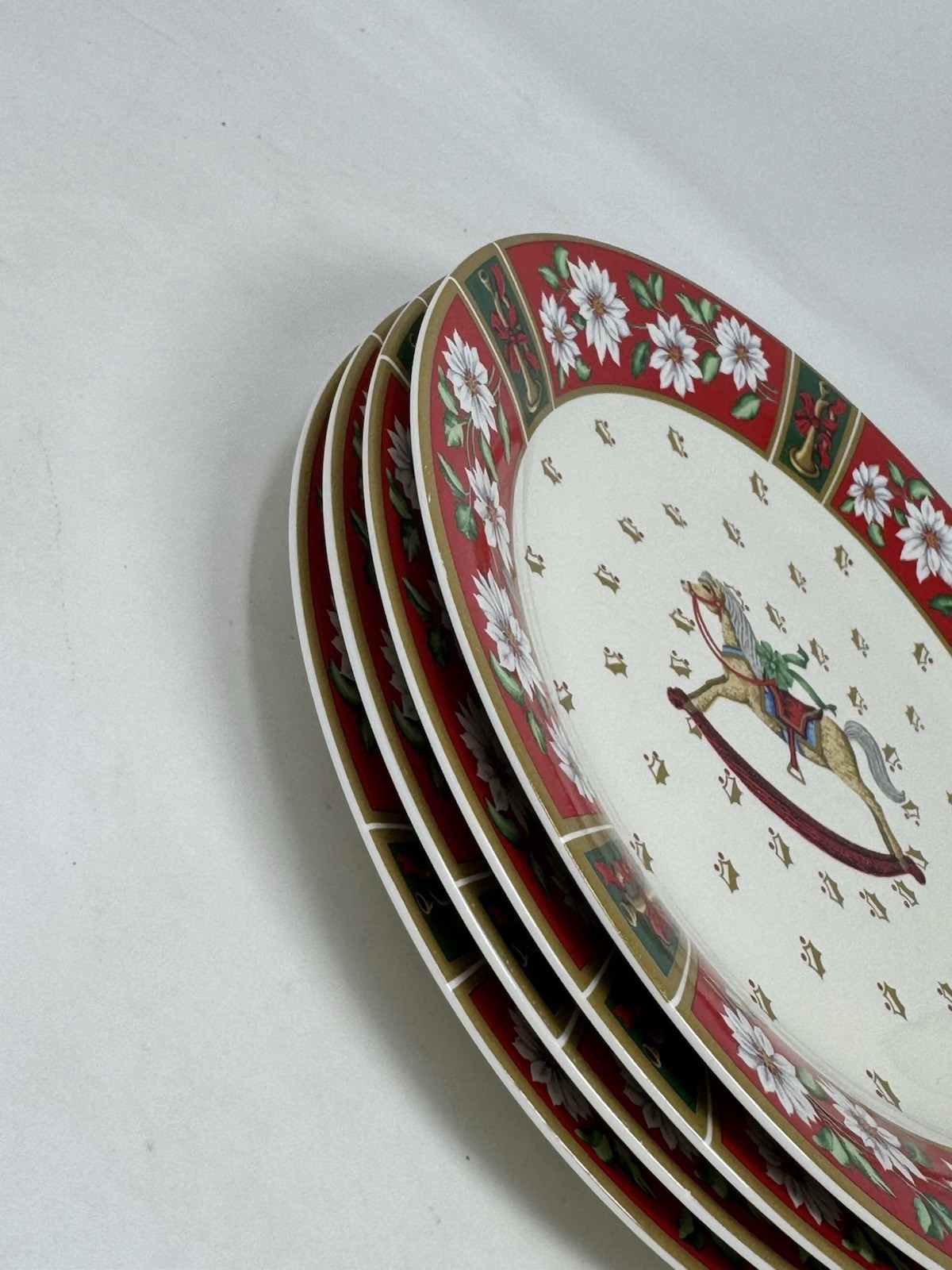 Charlton Hall by Kobe Classic Traditions Dessert/Salad Plates Set Of 4 – 7 3/4”