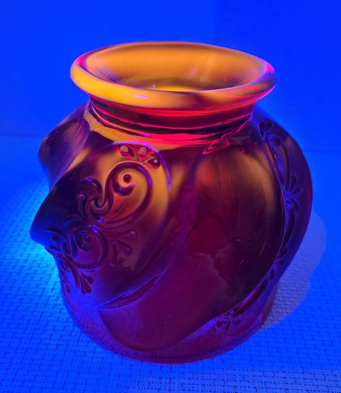 Vtg Fenton Ruby Red Amberina Glass Paisley Petal Covered Candy Dish w/Lid 7.5 in