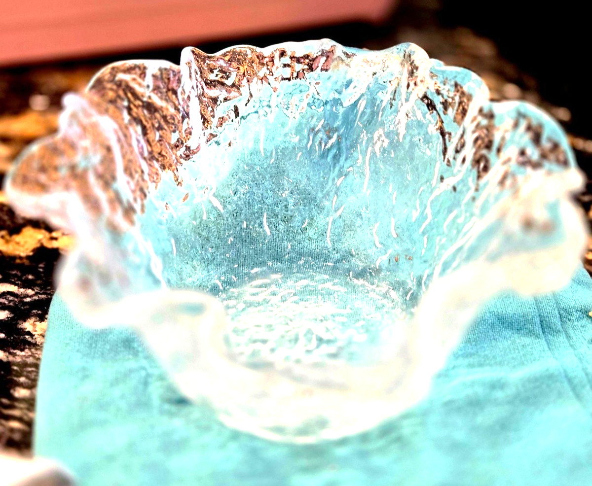 Pukeberg Scandinavian Art Glass Bowl by Uno Westerberg with Textured Ice