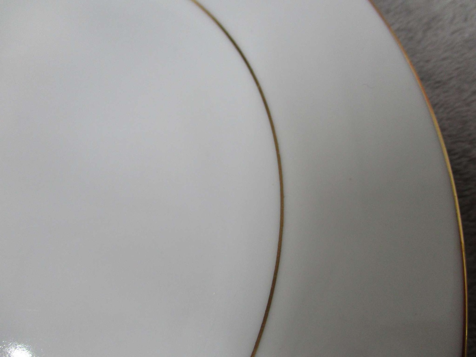 Sakura White Gold Rim Salad Bread Plates Set 4pc Formal Dining Serving Dishware