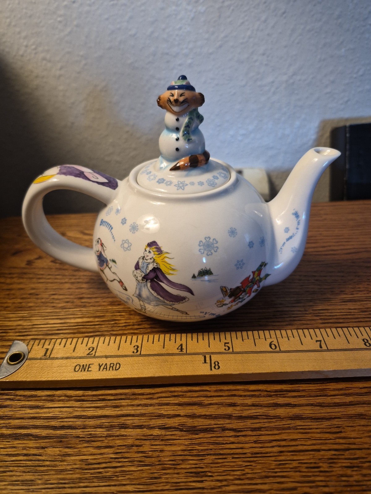 DISNEY PAUL CARDEW Teapot Alice in Winterland Designed in England