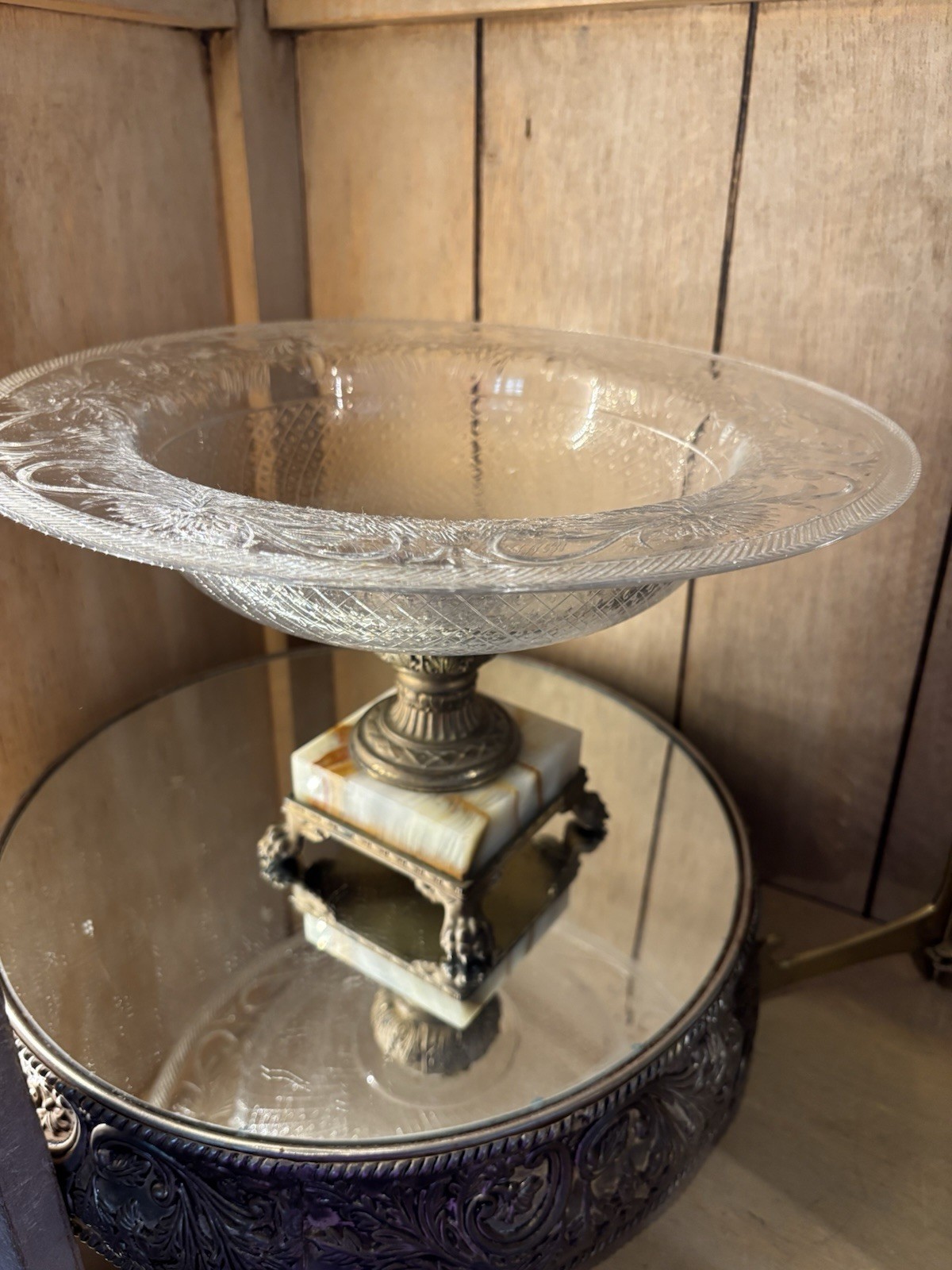 PAIRPOINT “GUILFORD” CRYSTAL WHEEL-CUT & ENGRAVED COMPOTE / CENTERPIECE