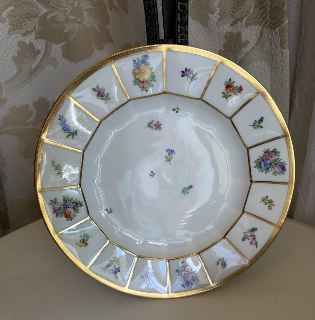 Royal Copenhagen Henriette Luncheon Plates 8 3/4″ New