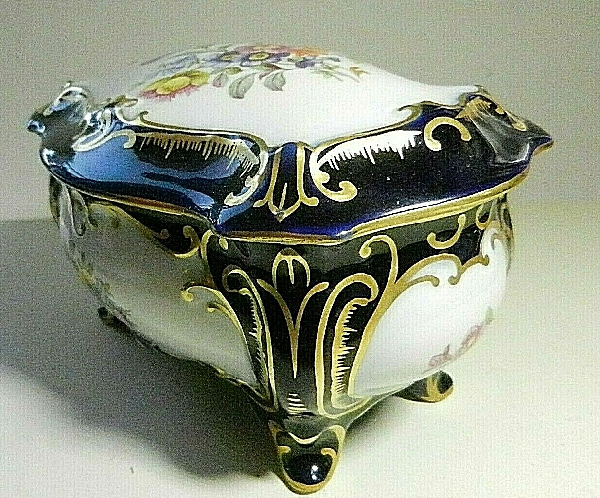 1934 J L MENAU Echt Kobalt Blue Footed Trinket Box with Lid-Von Henneberg-9876/1