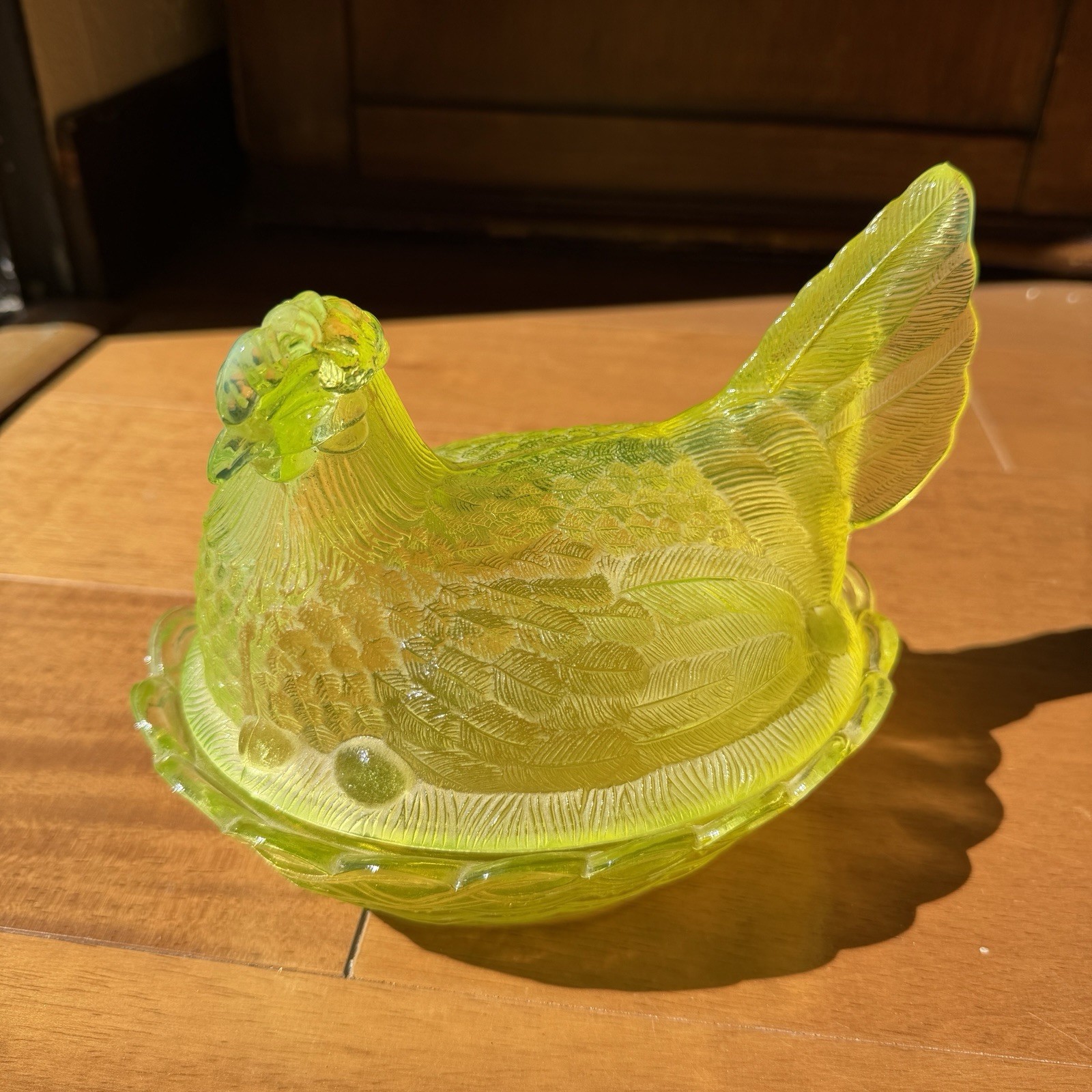 MINT Yellow Uranium Glass Hen on Nest 7” Vtg Covered Candy Dish UV Glow Chicken