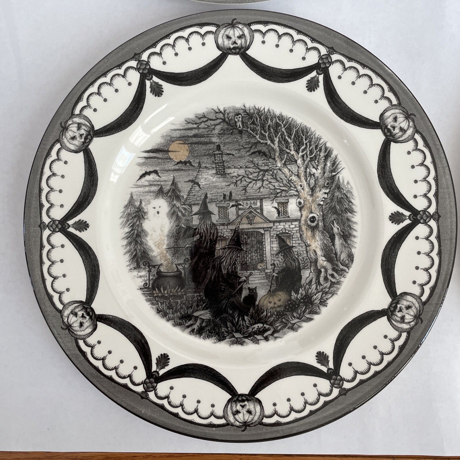 Royal Stafford Halloween Wicked Witches Coven Spell Cat Dinner Plates set 4 RARE