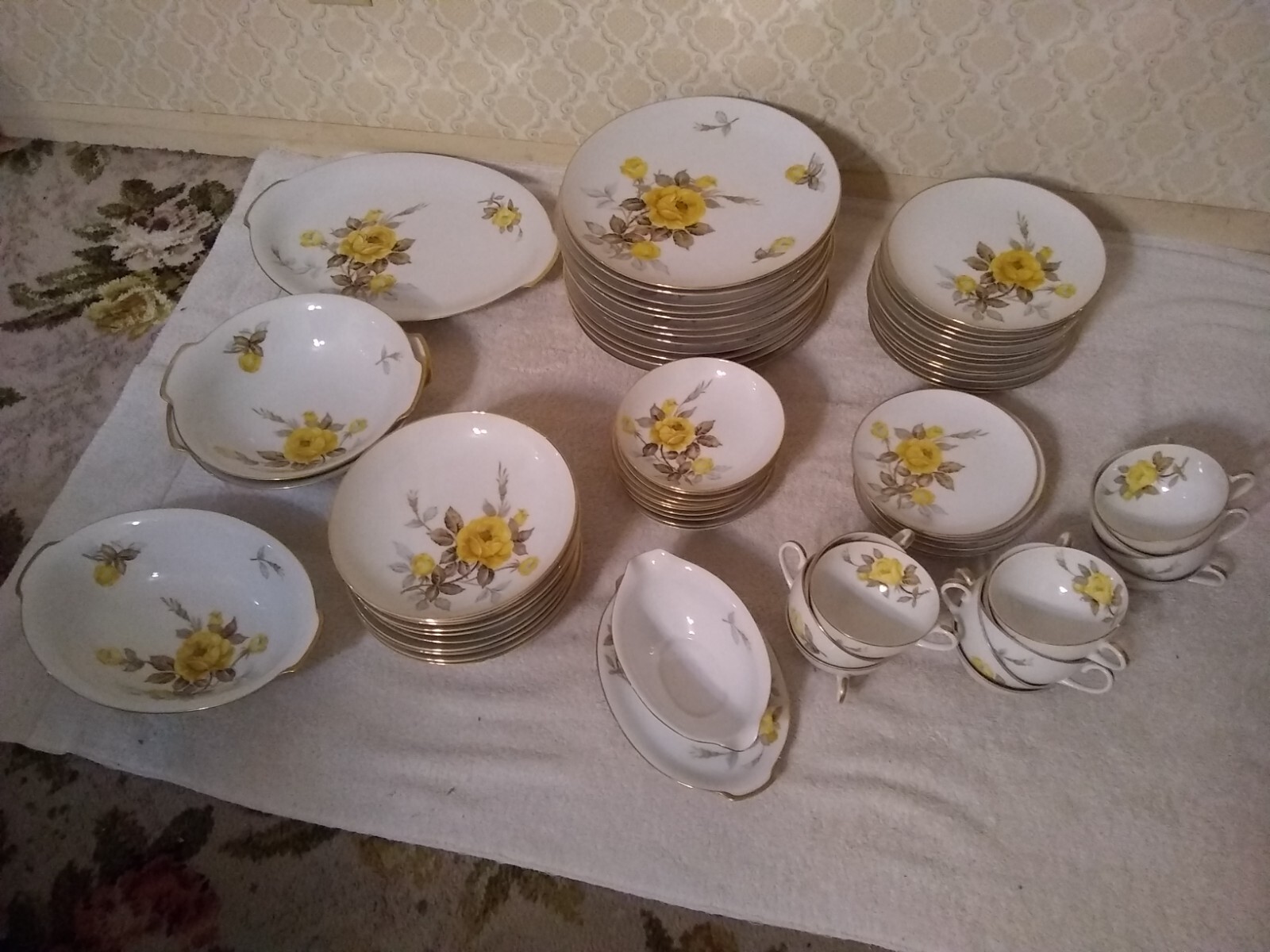 Sango Cotillion Yellow Rose Coupe Gold Trim Dinnerware