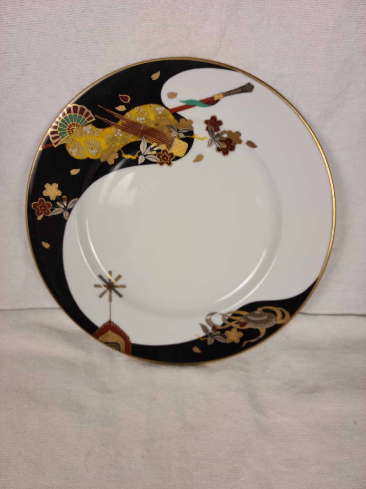 Masuda Yokohama Porcelain Gold Laquer 12″ Plate Japanese Instruments